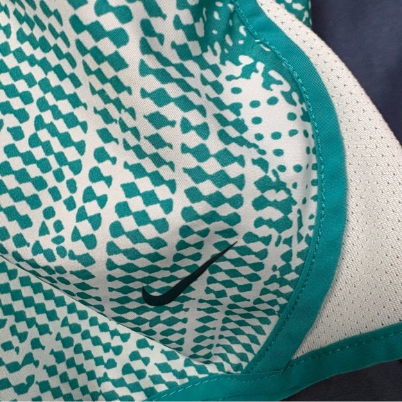 Nike Dri Fit Shorts kids Large - Picture 7 of 10